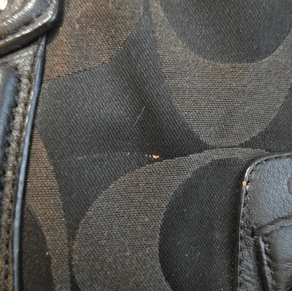 Authentic Coach Campbell Signature Satchel - Picture 8 of 9